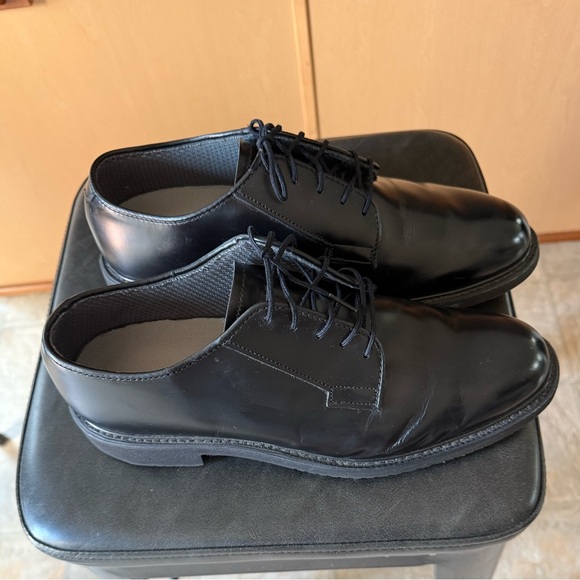 Men’s Black Leather dress shoes sz 10 - Picture 2 of 5